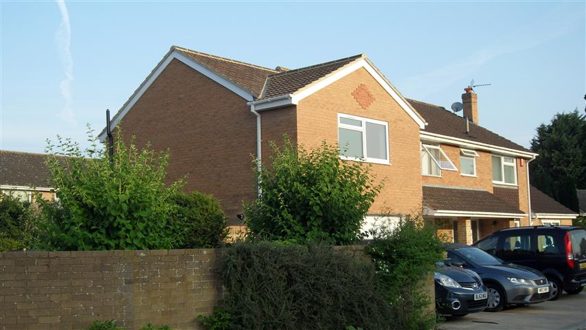 Oakbourne Park, Liden